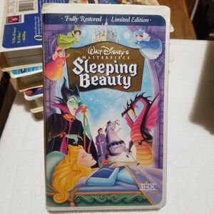 5 for 20$...Walt Disney Masterpiece presents Sleeping Beauty Movie on VHS Tape